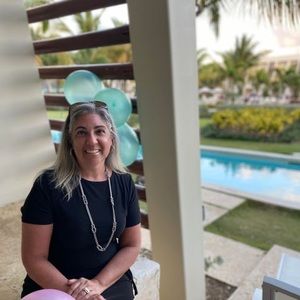 Meet your Posher, Yolande